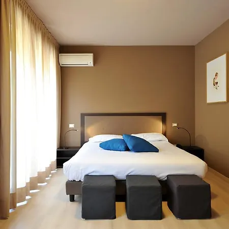 M14 & Hotel