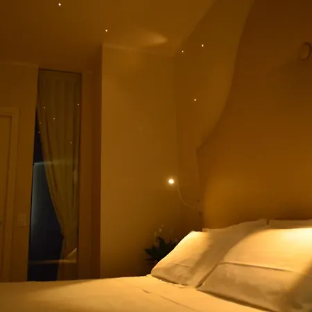 Hotel M14 & 3*