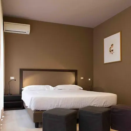 Hotel M14 & 3*
