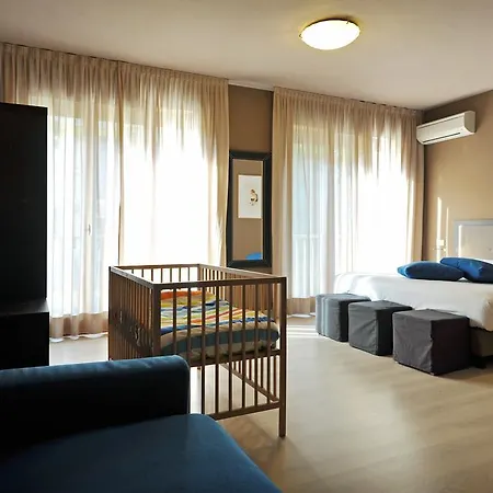 M14 & Hotel