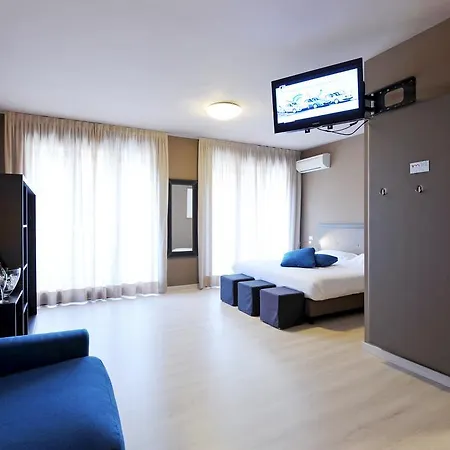 M14 & Hotel Padova