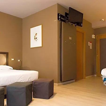 M14 & Hotel