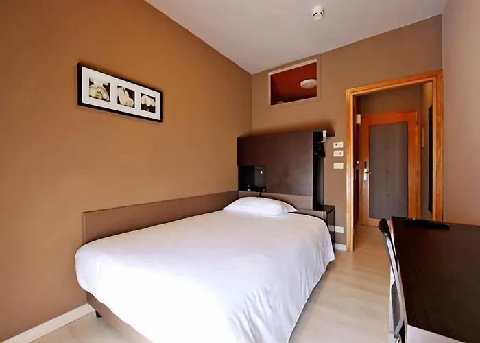 M14 & Hotel Padova