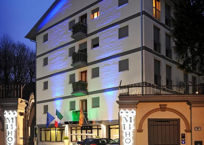 Hotel M14 & 3*